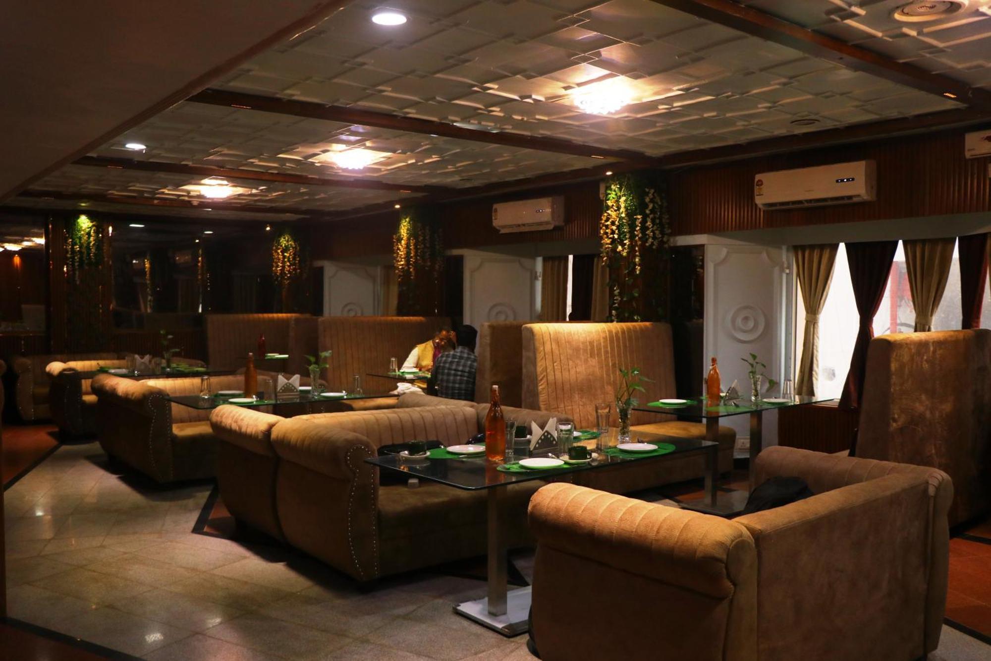 Hotel Samrat International Patna  Zewnętrze zdjęcie