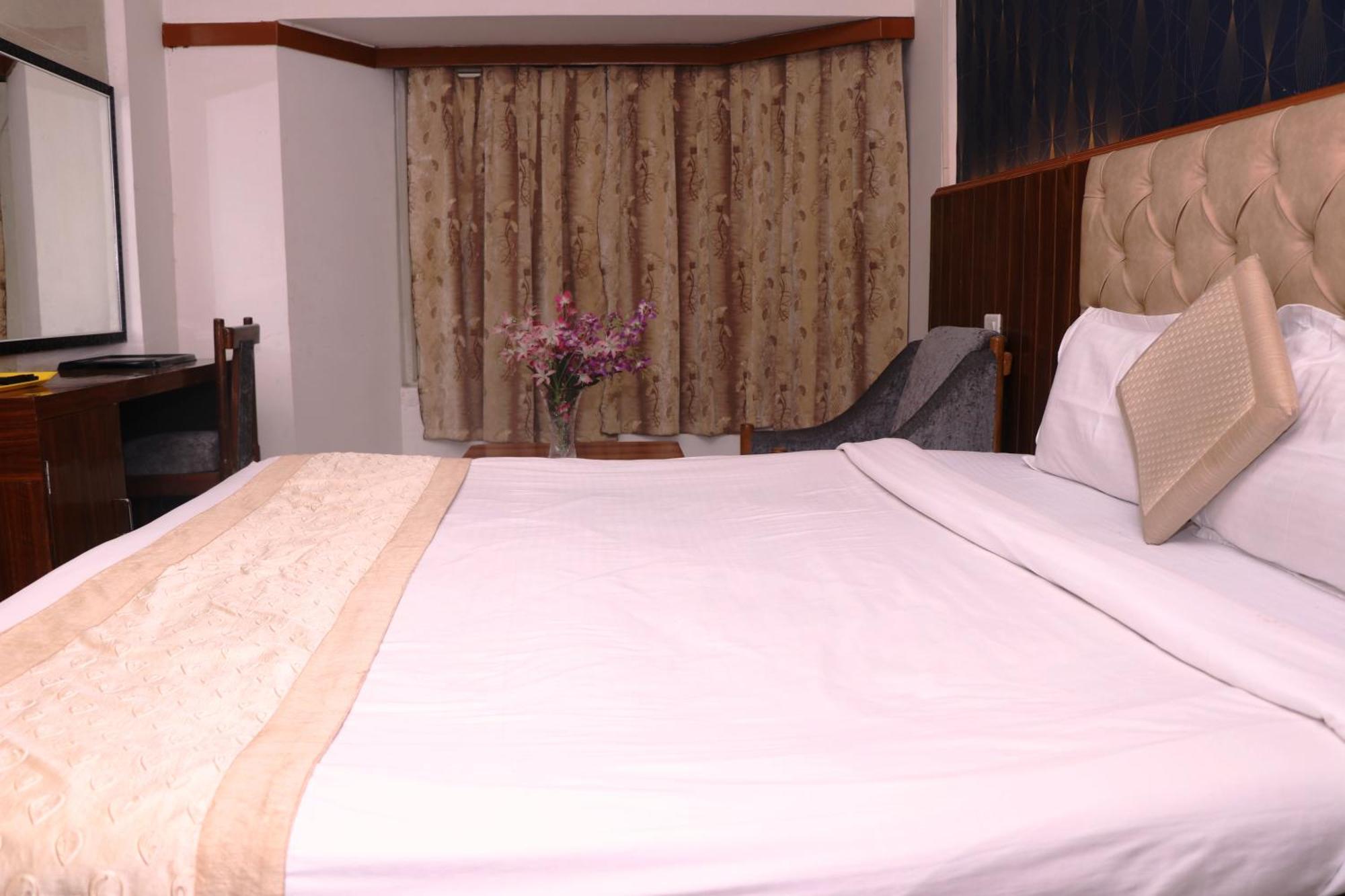 Hotel Samrat International Patna  Zewnętrze zdjęcie